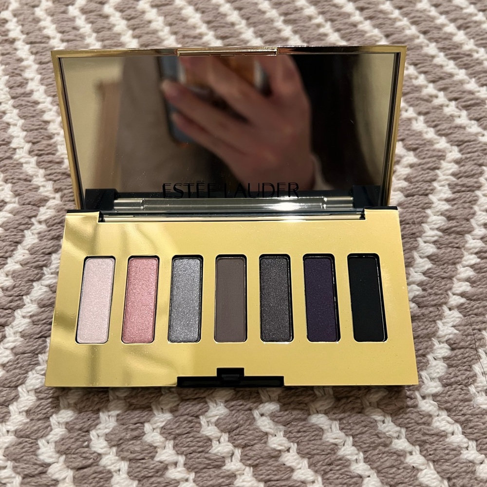Estée Lauder eyeshadow palette 7 colors